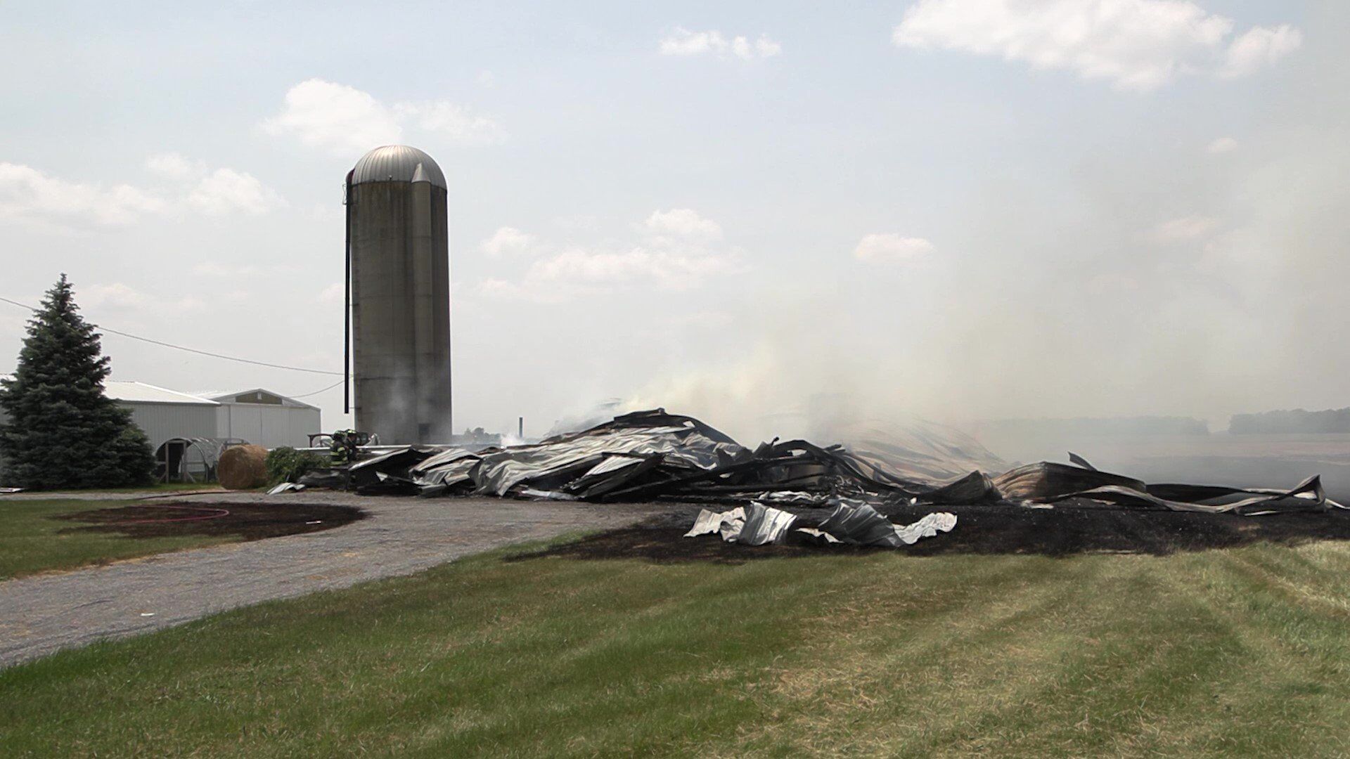 UPDATE: Barn fire claims livestock in rural Allen County Tuesday afternoon